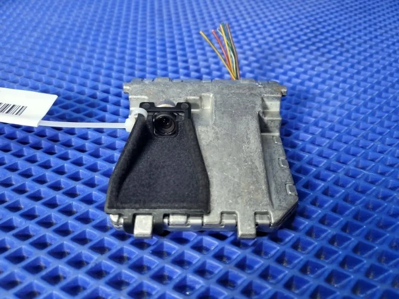 Камера переднего вида Mercedes-Benz A-class W176