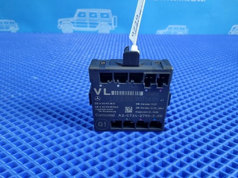 Блок управления дверьми передний левый