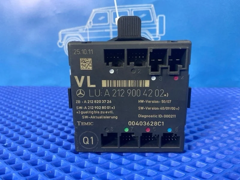 Блок управления дверьми передний левый