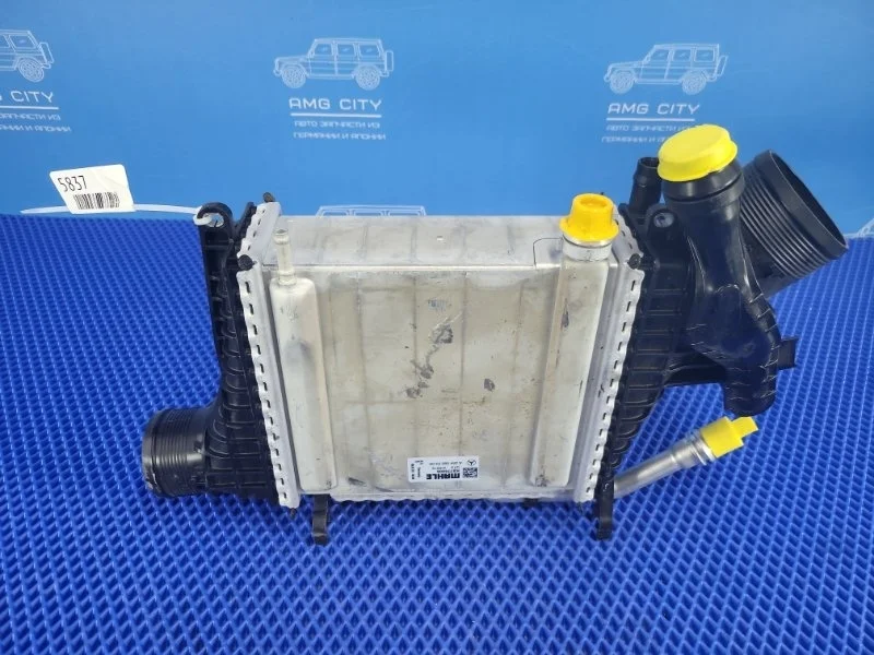 Интеркулер Mercedes-Benz C-class W205 М264920 2019