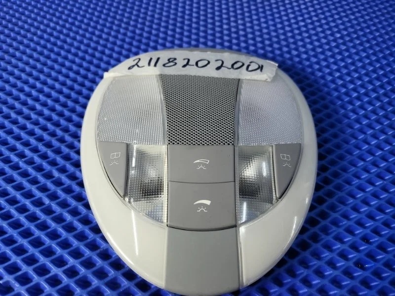 Плафон подсветки салона Mercedes-Benz E-class W211