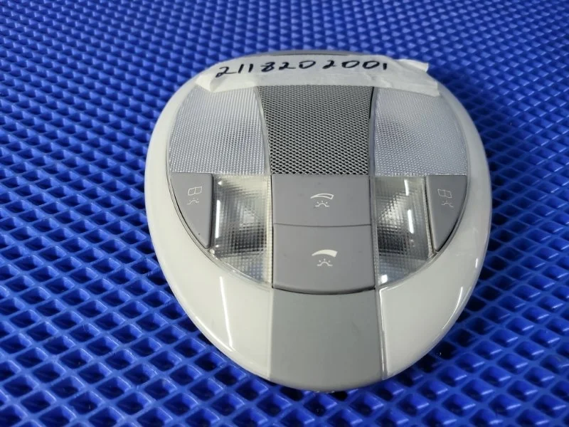 Плафон подсветки салона Mercedes-Benz E-class W211