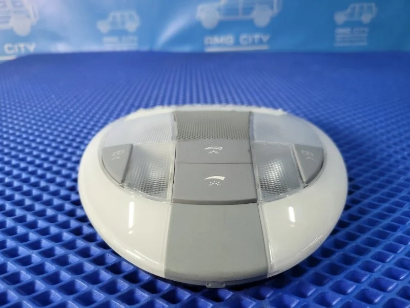 Плафон подсветки салона Mercedes-Benz E-class W211