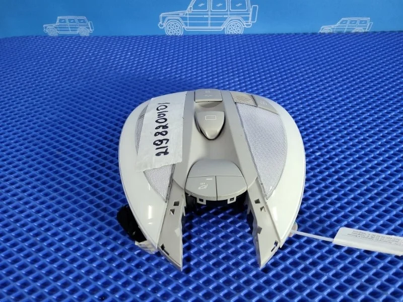 Плафон подсветки салона Mercedes-Benz CLS-class