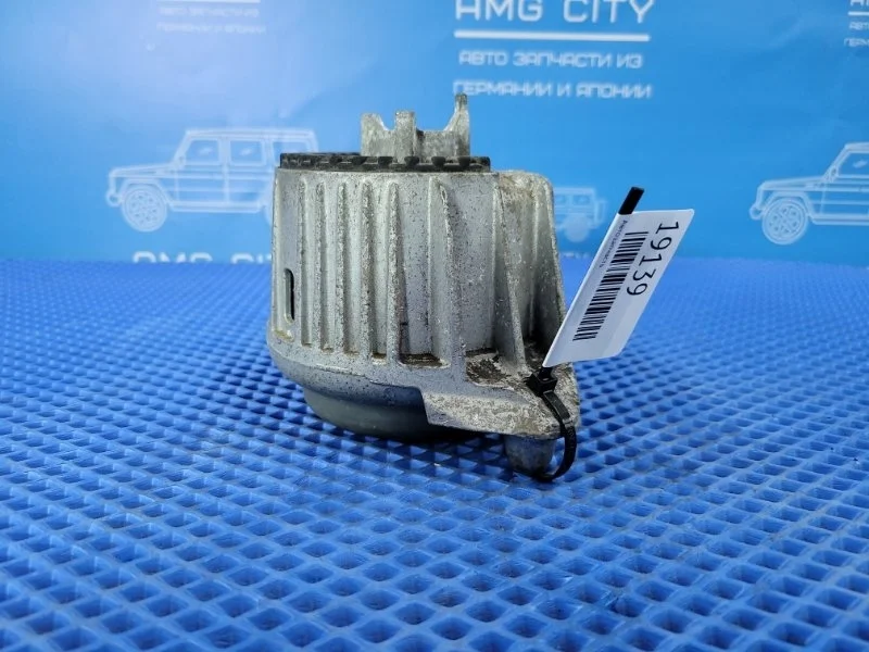 Подушка двигателя Mercedes-Benz C-class W204