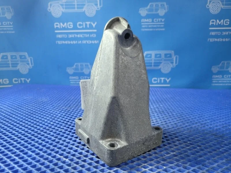 Кронштейн двигателя Mercedes-Benz C-class W204