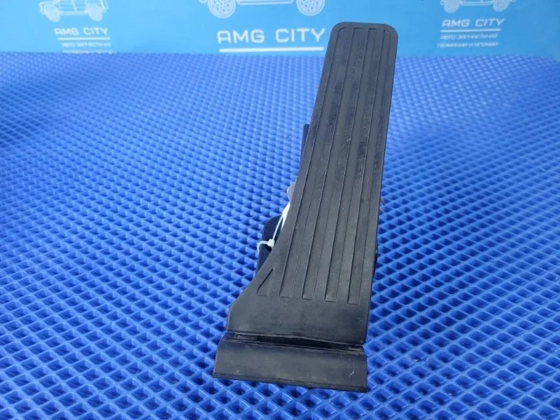 Педаль газа Mercedes-Benz C-class W204 М156985