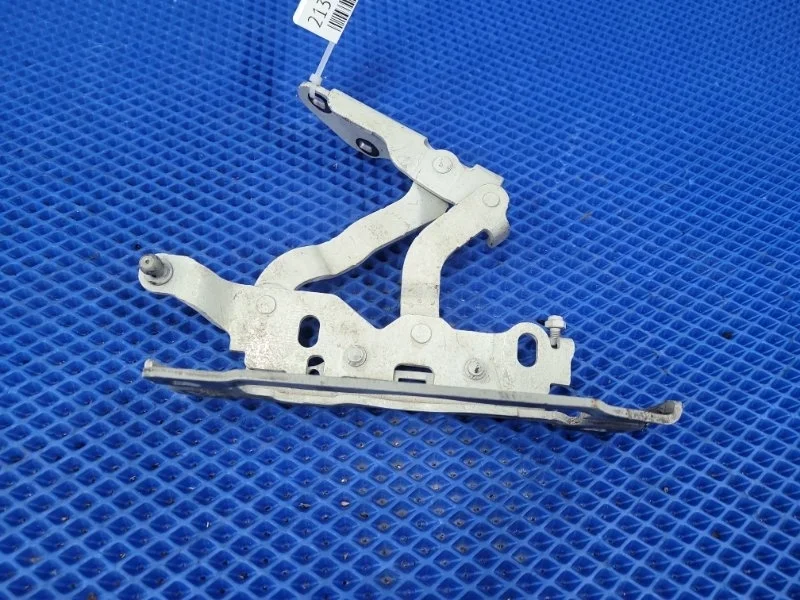 Петля капота левая Mercedes-Benz C-class W204