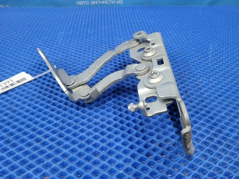 Петля капота левая Mercedes-Benz C-class W204