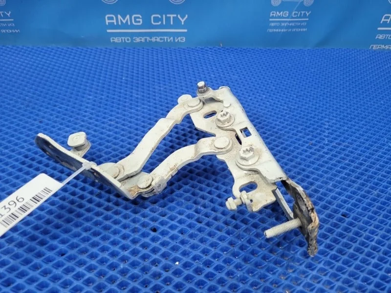 Петля капота левая Mercedes-Benz C-class W204