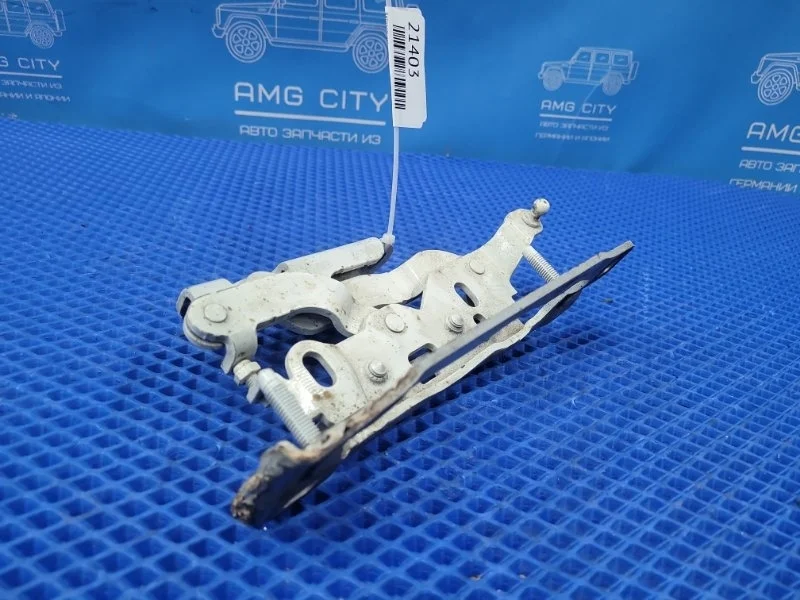 Петля капота правая Mercedes-Benz C-class W204