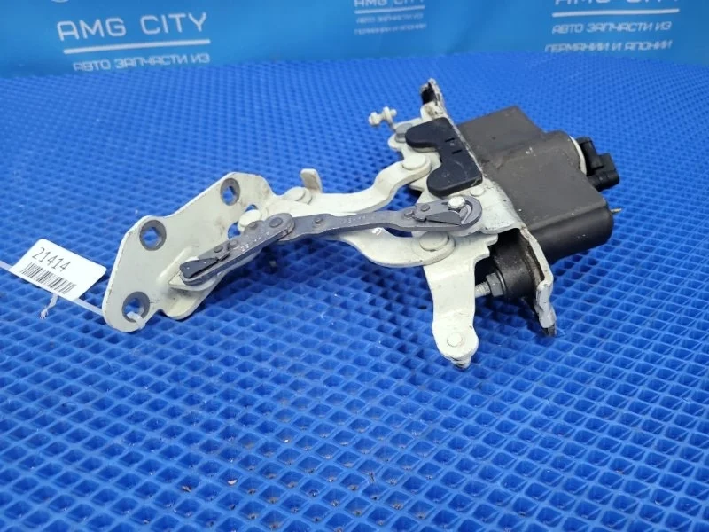 Петля капота правая Mercedes-Benz C-class W204