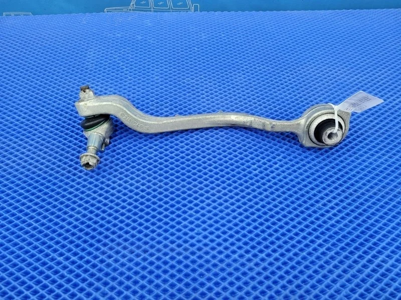 Рычаг подвески нижний передний правый