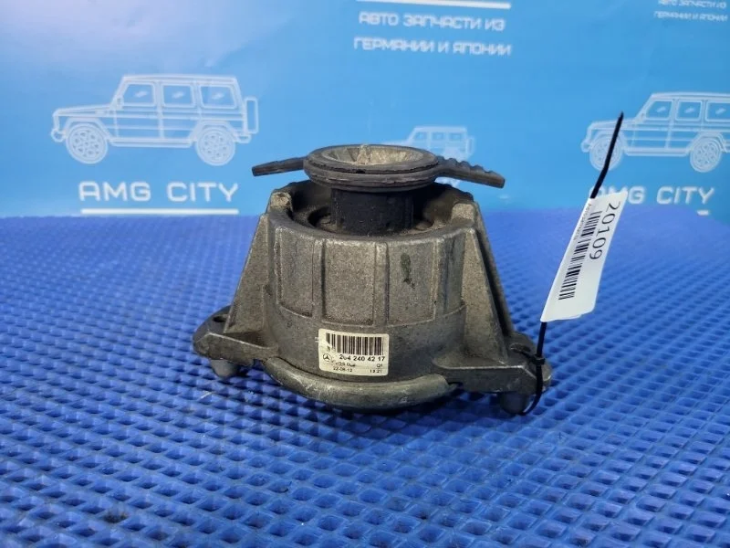 Опора двигателя Mercedes-Benz C-class W204 М271860