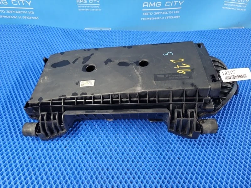 Корпус воздушного фильтра Mercedes-Benz E-class