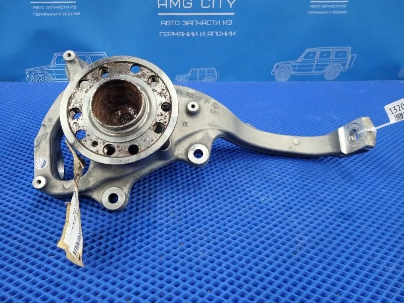 Кулак поворотный передний левый Mercedes-Benz