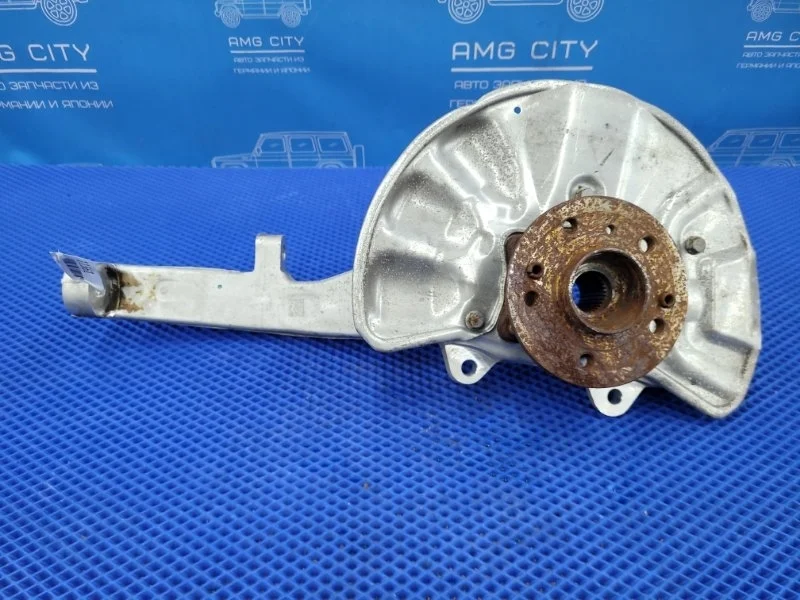Кулак поворотный передний правый Mercedes-Benz