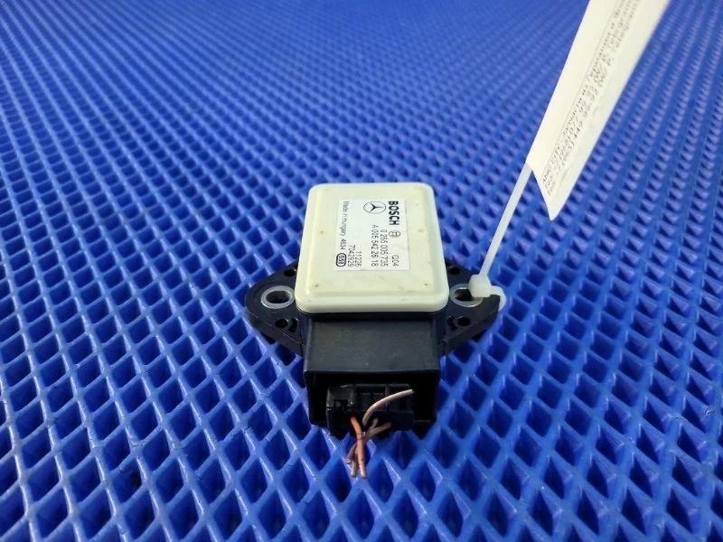 Датчик ускорения Mercedes-Benz E-class W212