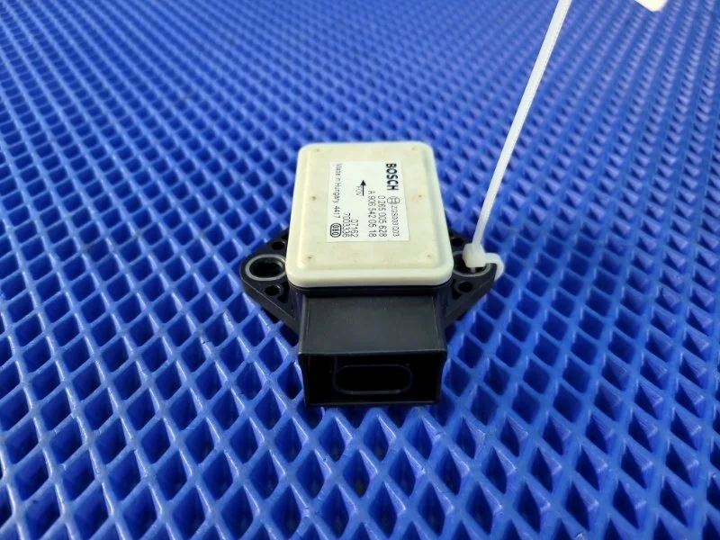 Датчик ускорения Mercedes-Benz Viano W639 M112952