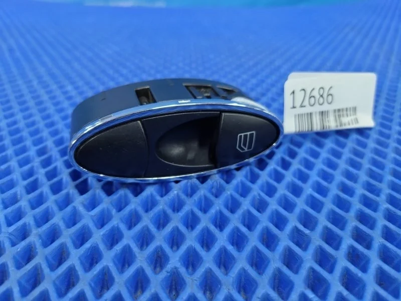 Кнопка стеклоподъемника Mercedes-Benz E-class W211