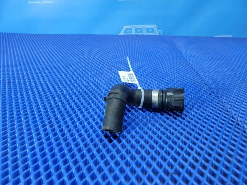 Патрубок системы охлаждения Mercedes-Benz GL-class