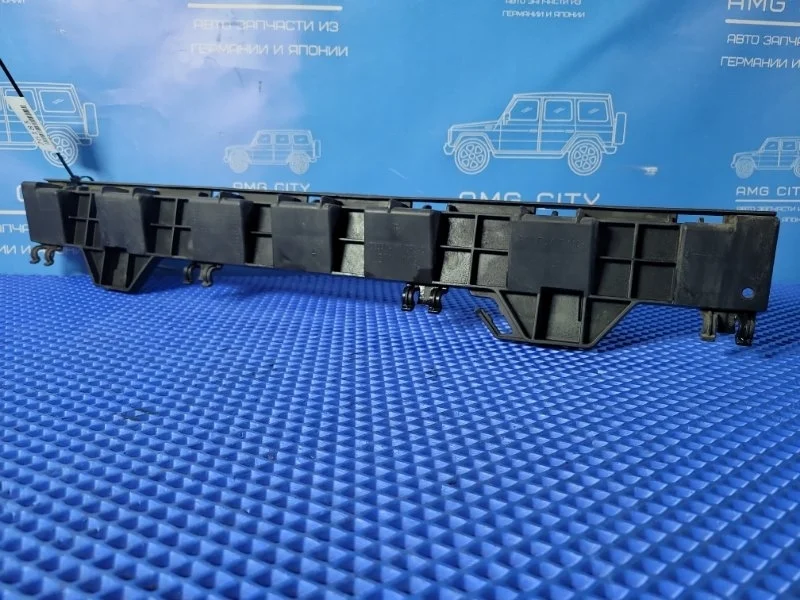 Крепление бампера заднее Mercedes-Benz C-class