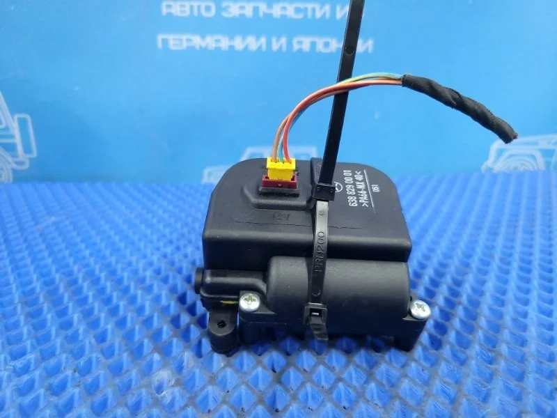 Моторчик oткpывания форточки задний левый