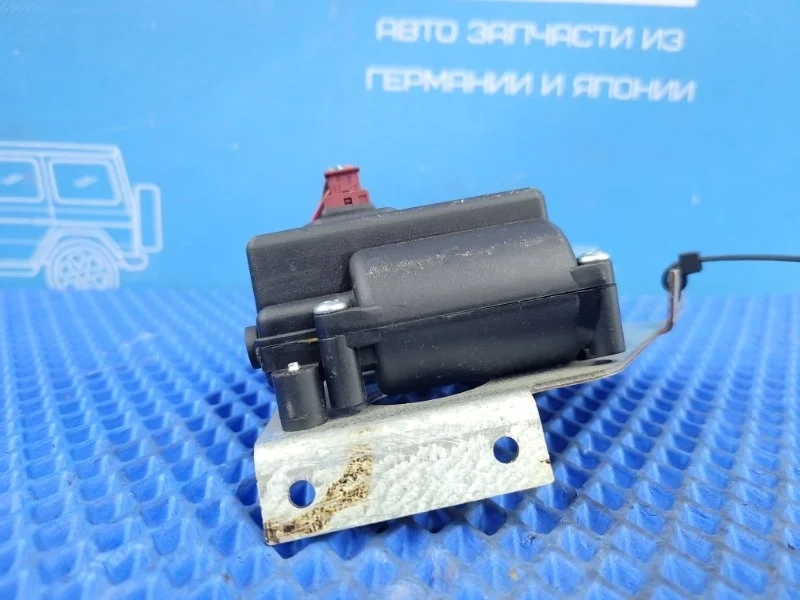 Моторчик oткpывания форточки задний левый