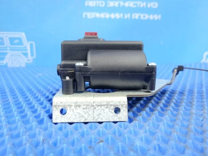 Моторчик oткpывания форточки задний левый