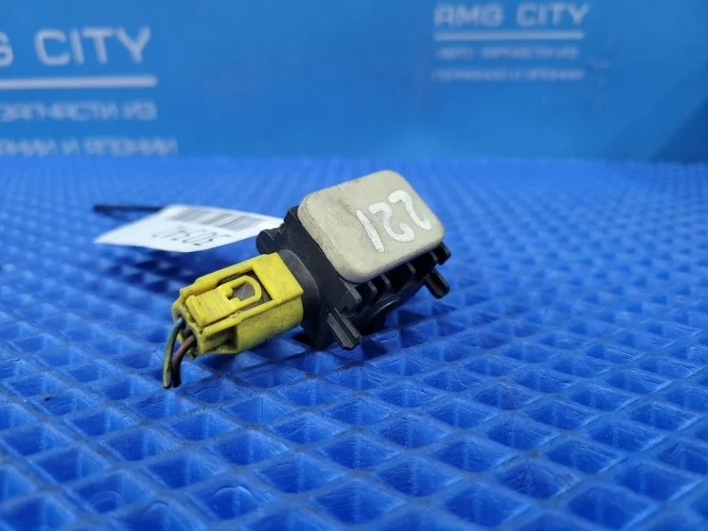 Датчик airbag передний правый Mercedes-Benz