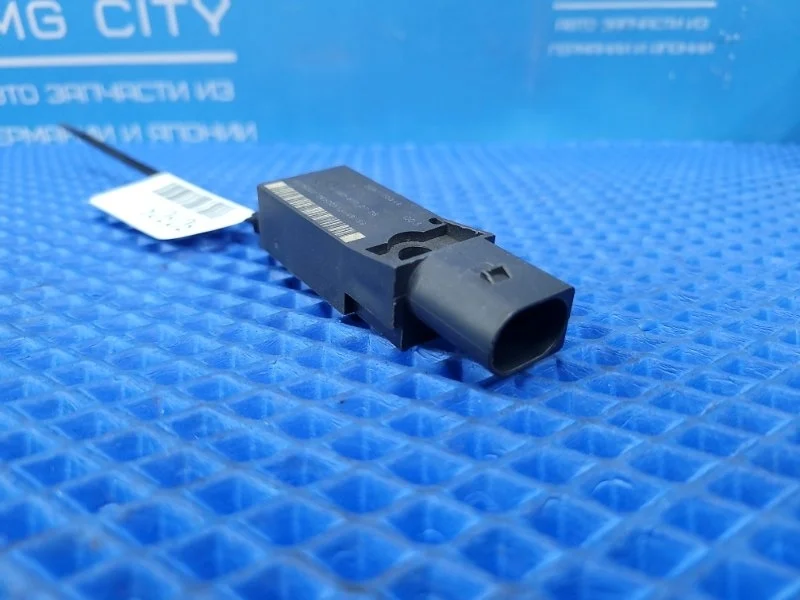 Датчик airbag передний левый Mercedes-Benz E-class