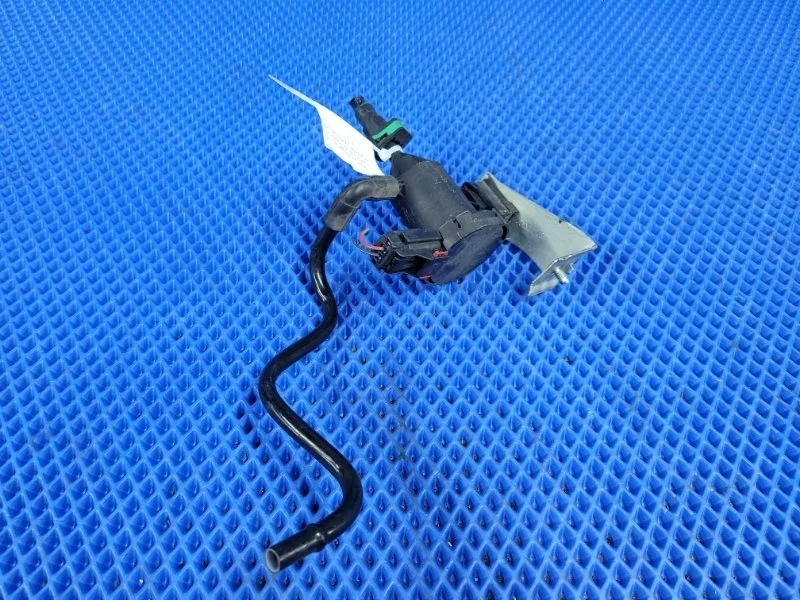 Клапан вентиляции топливного бака Mercedes-Benz