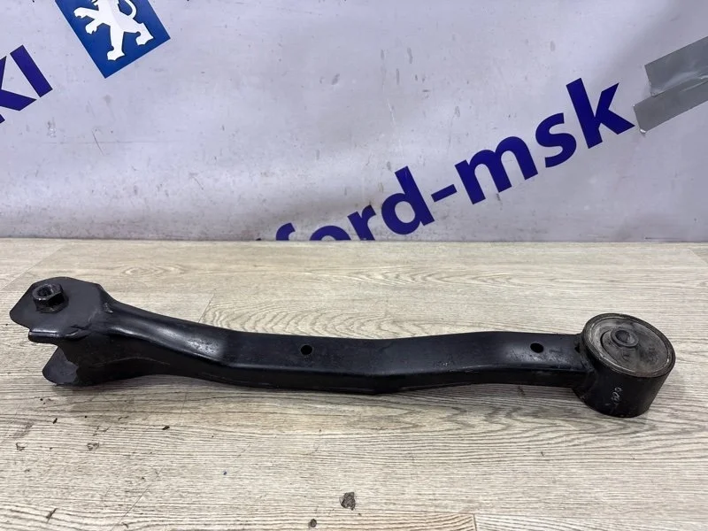 Рычаг подвески Mitsubishi Pajero 2009 V93W