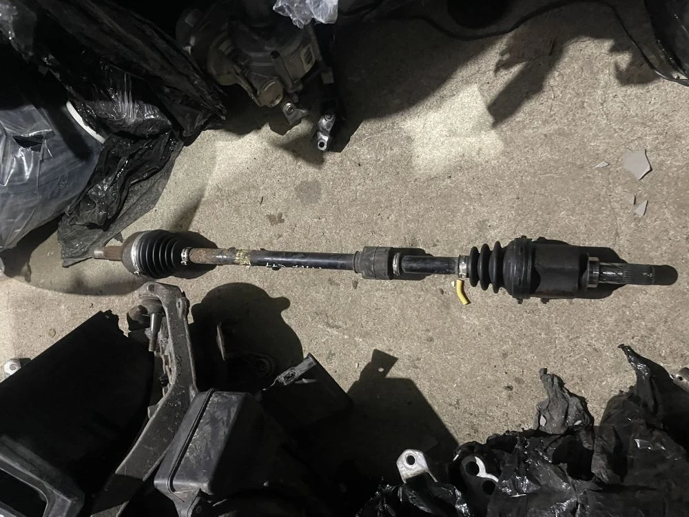 привод передний правый nissan tiida C11 1.6 МКПП