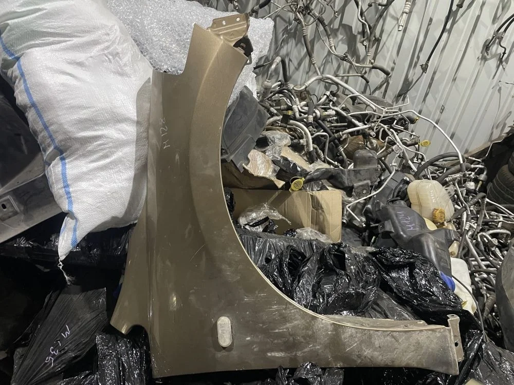 крыло переднее правое nissan tiida C11