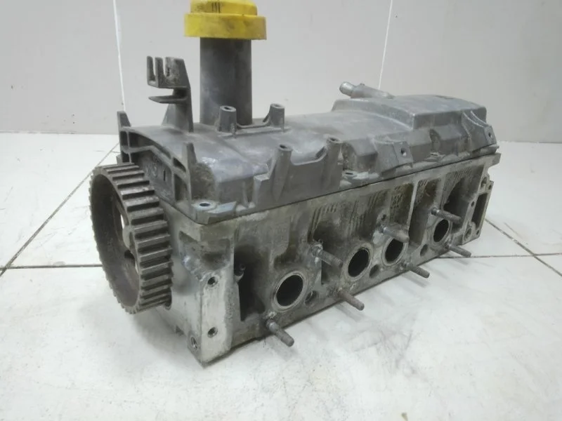 Головка блока цилиндров Renault Logan 1 СЕДАН