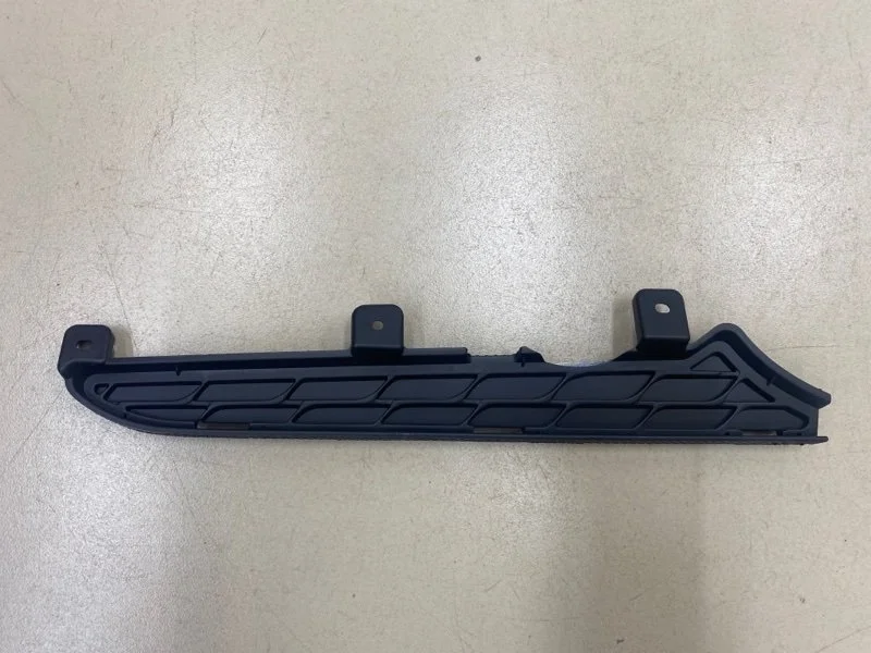 Кронштейн решетки радиатора левый Hyundai Solaris