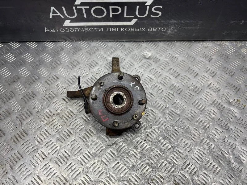 Поворотный кулак со ступицей Hyundai Elantra 517162D110 СЕДАН XD2 1.6 G4ED, передний правый