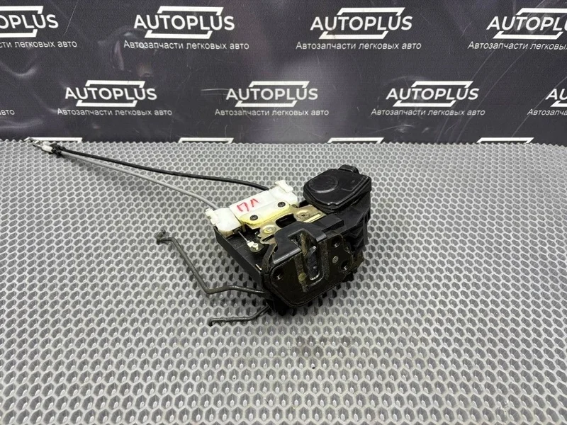 Замок боковой двери Hyundai Elantra 813102D000 СЕДАН XD2 1.6 G4ED, передний левый