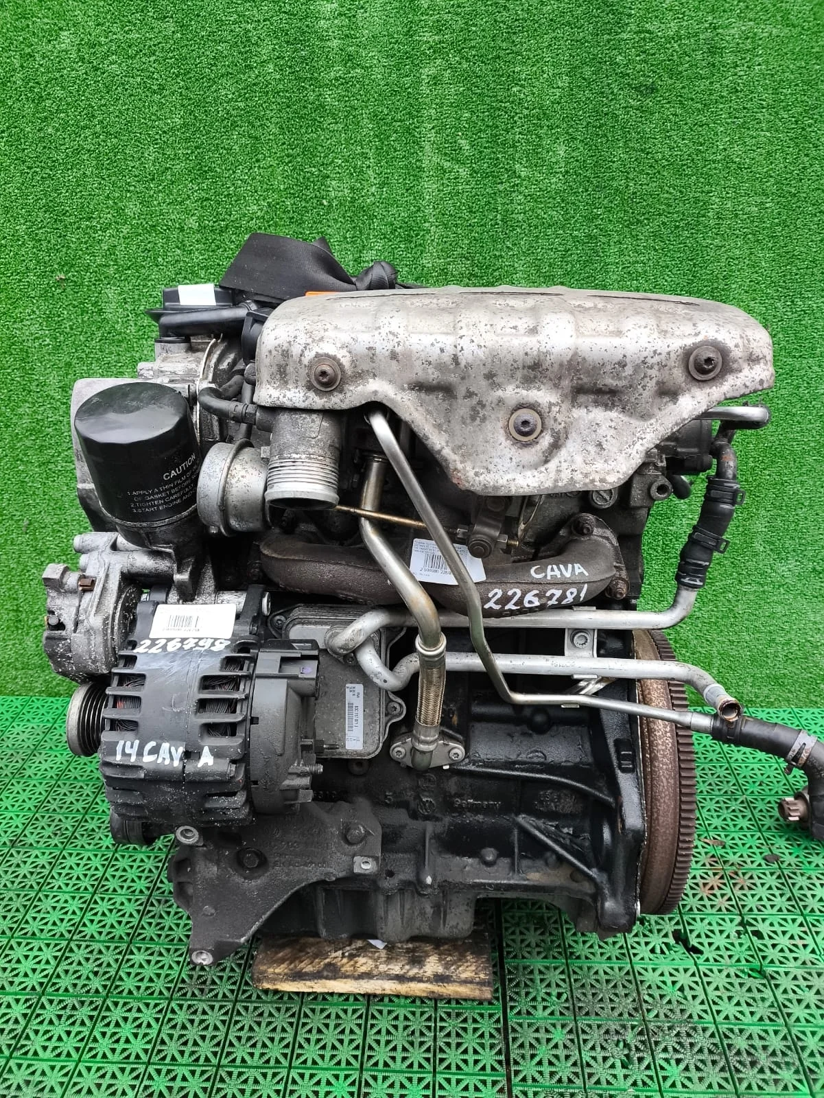 Радиатор масляный двигателя теплообменник AUDI A3, SKODA OCTAVIA 1Z, VOLKSWAGEN GOLF 5/5+/6, PASSAT B6/B7/CC, TIGUAN 1,4 CAVA 2005- б/у A3(2004-2013);OCTAVIA 1Z(2004-2012);GOLF 5(2004-2009);JETTA 6(2011-);PASSAT B6(2005-2010)