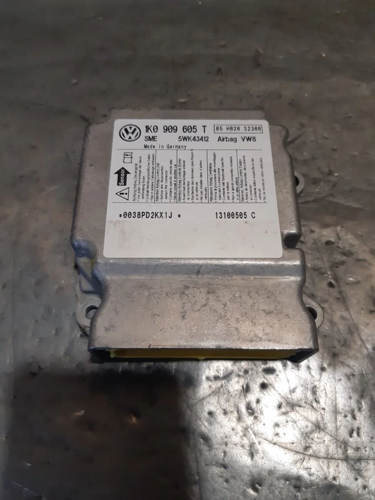 Блок управления AIRBAG Skoda Octavia II рестайлинг (2008—2013) 2010 1Z/F9R