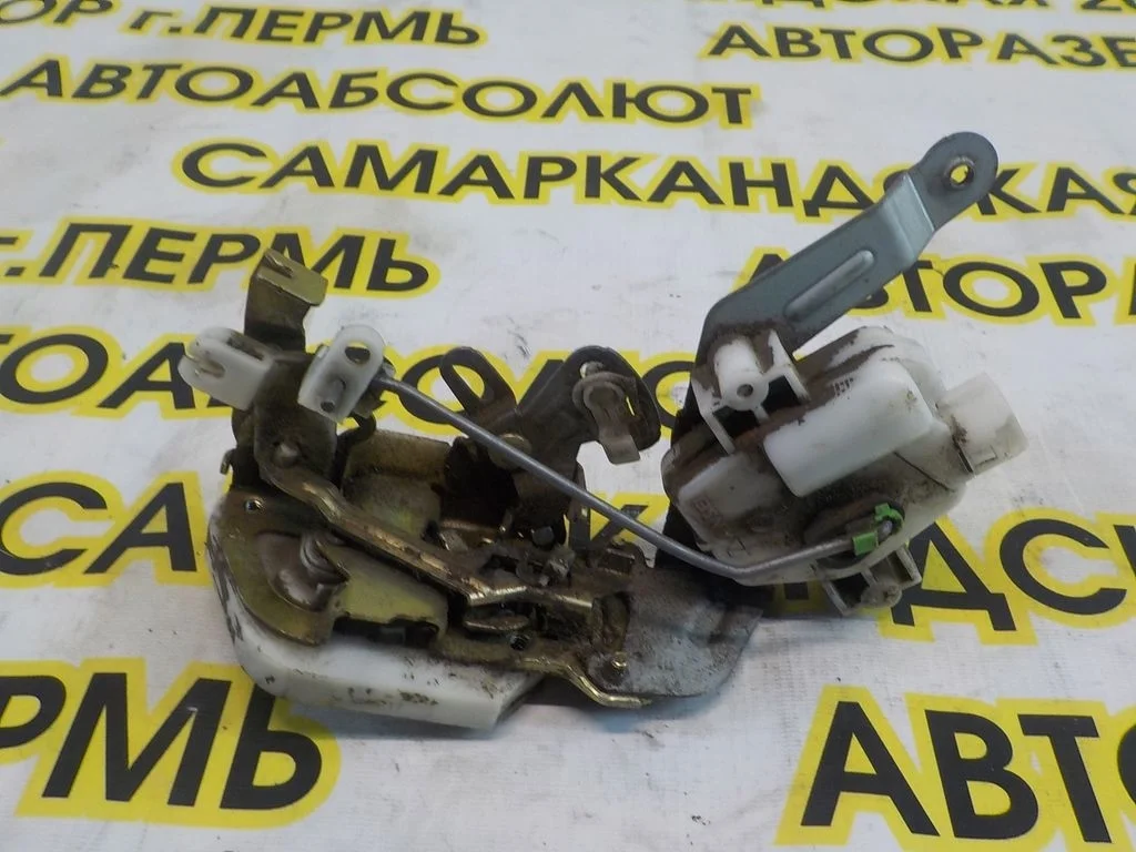 Замок багажника Mitsubishi Pajero III (1999—2003)