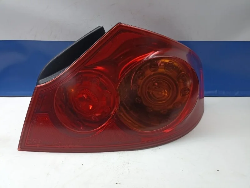 Фонарь Nissan Skyline 2006 26550JK000 PV36, задний правый