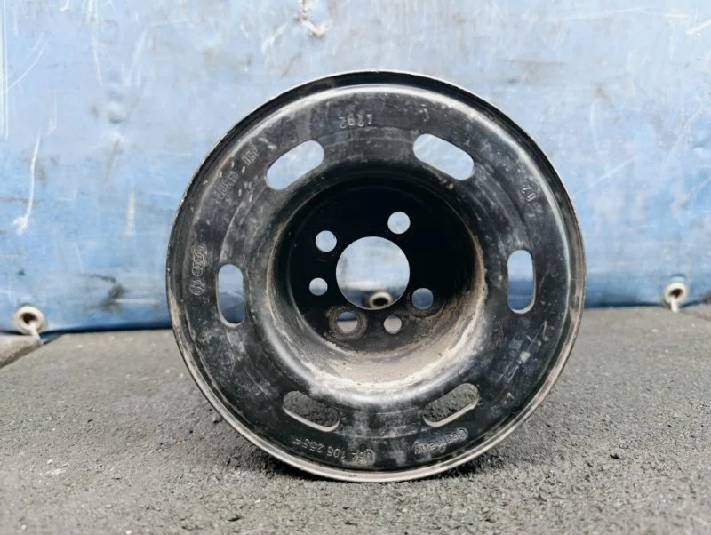 Шкив коленвала Volkswagen Golf 6 2012 06A105255F 1.6 BSE