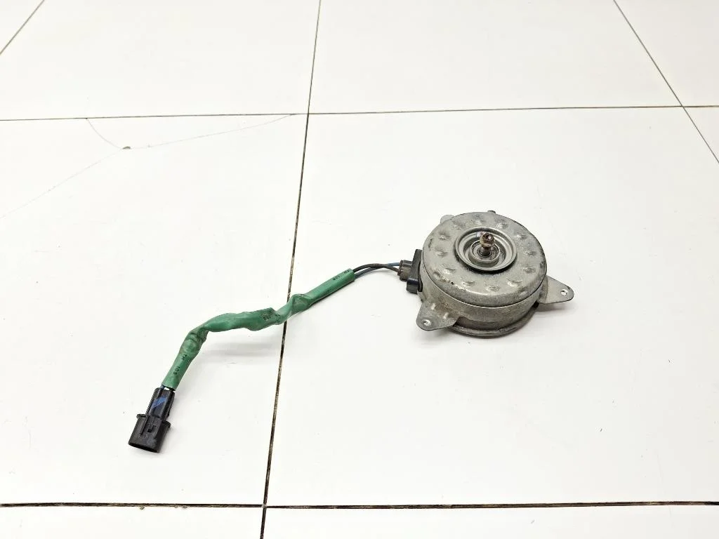 Моторчик вентилятора Mitsubishi Outlander 3 2014 GF