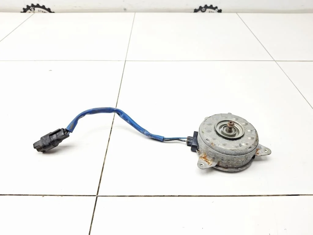 Моторчик вентилятора Mitsubishi Outlander 3 2014 GF