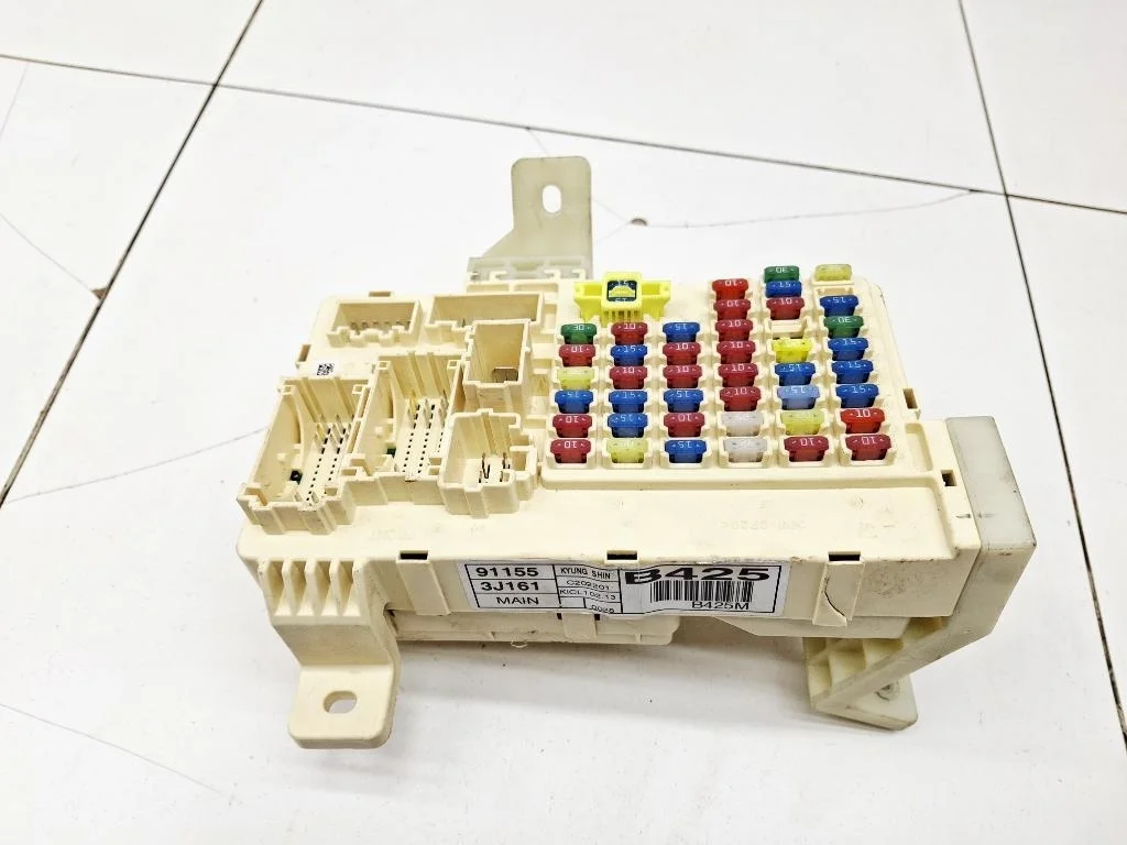 Блок предохранителей Kia Ceed 2 2016 JD