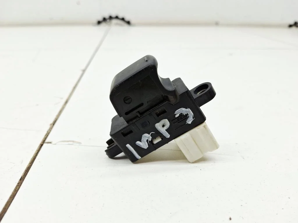Кнопка стеклоподъемника Subaru Impreza G12, GE, GH