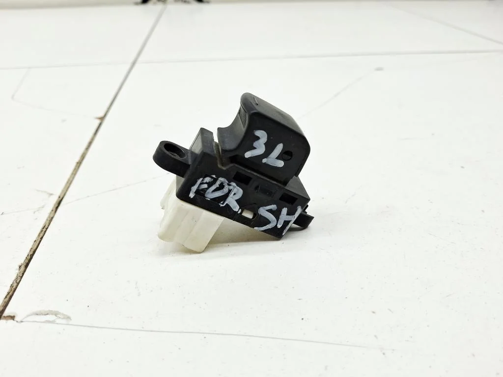 Кнопка стеклоподъемника Subaru Forester S12, SH