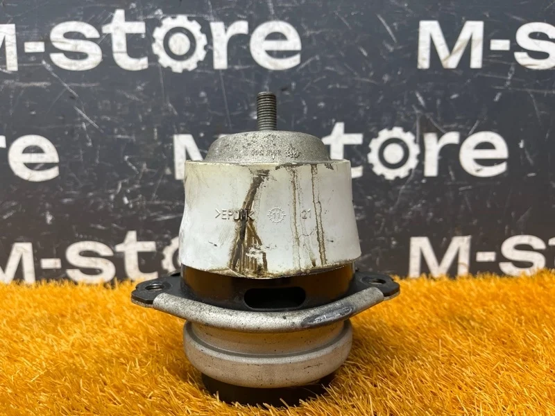 Подушка двигателя Audi Q7 2012 7L8199131A 4L CJTC, правая